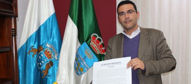 El alcalde de Teguise lanza su primer bando, en el que denuncia la desidia y falta de civismo de algunos vecinos en mantener limpio el municipio