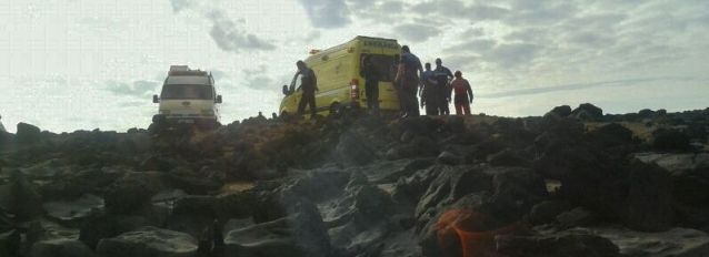 Un hombre de 48 años, herido al caer por un risco en Las Maretas en Playa  Blanca