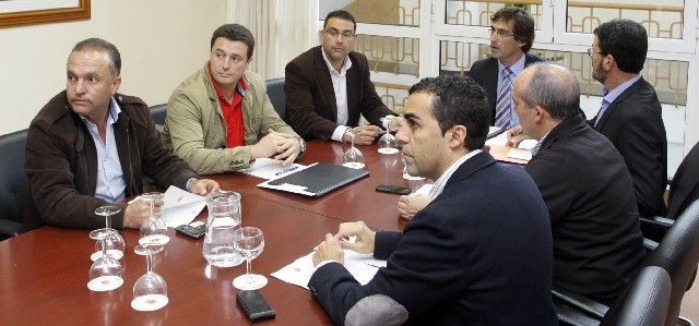 Cabildo y ayuntamientos reclaman 15,5 millones más para Lanzarote en los presupuestos del Gobierno canario para 2013