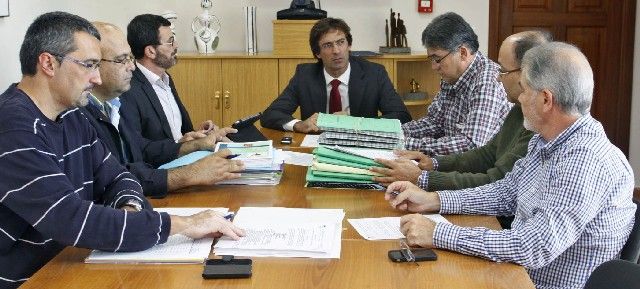 El Consejo de Gobierno del Cabildo aprueba un presupuesto de 107 millones para 2013 y anuncia un "importante plan de inversiones"