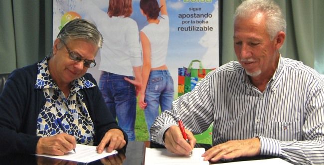Spar Lanzarote donará a Calor y Café y a Cáritas el dinero recaudado por la venta de bolsas de plástico para la compra