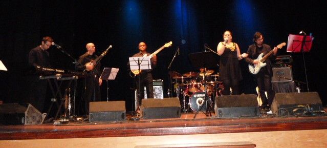 Alexis Lemes mostró una nueva faceta en un concierto navideño junto a Guenia Ensemble y la cantante Sara Bermúdez