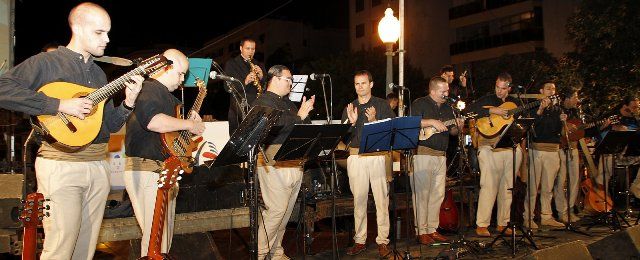 Raíces y Amigos regalaron sus mejores canciones en la noche de Reyes