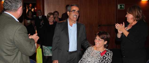El maestro Jaime Quesada Martín recibe un homenaje tras 37 años al servicio de la docencia