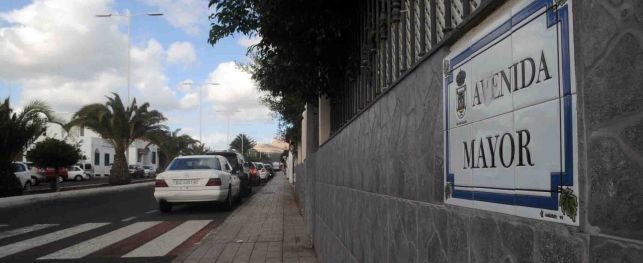 El Ayuntamiento de San Bartolomé invierte 11.609 euros en la rotulación de 245 calles del municipio