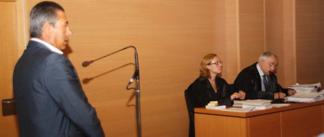 La juez de Costa Roja reabre la causa contra Lleó e imputa a Fernández Camero y al reconocido catedrático Rafael Entrena