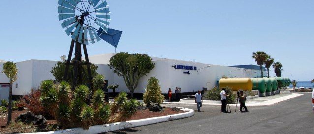 Uno de los bastidores de la nueva desaladora Lanzarote V empezará a funcionar en verano, con una producción de 9.000 metros cúbicos