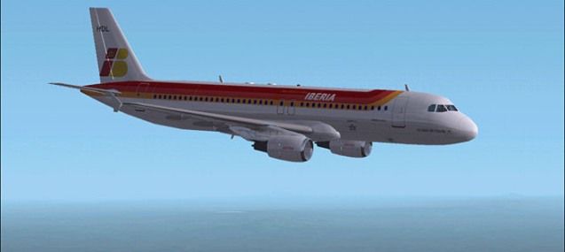 The Iberia flight from Lanzarote to Madrid suffers a delay in its departure in the middle of a strike day