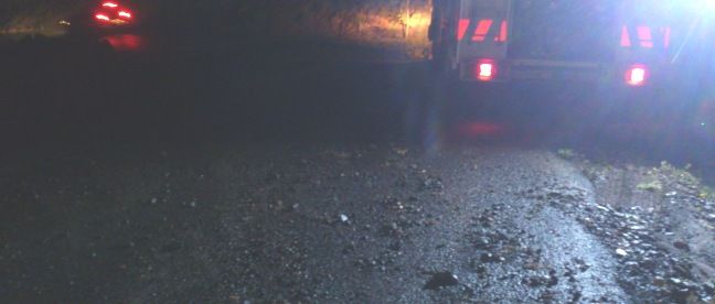 La lluvia causa desprendimientos de tierra y piedras en la carretera de Femés