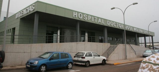 El Gobierno de Canarias obliga a jubilarse a siete médicos en Lanzarote, dejando en el aire áreas clave del Hospital Molina Orosa