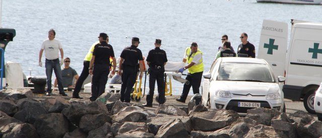 La asociación de guardias civiles sigue culpando de la tragedia al patrón, pese a que un vídeo muestra que la patrullera embistió a la patera