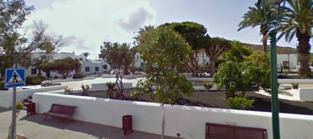 Un vecino de Tinajo de 64 años ingresa en estado muy grave en el Hospital tras recibir una paliza en la plaza de San Roque