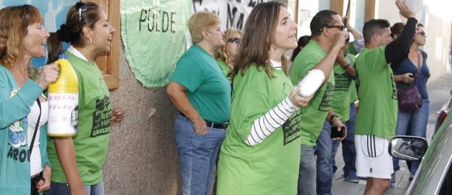 "Los ciudadanos que vemos cómo el banco nos aplasta, sentimos al PP como al César: Si eleva el pulgar nos salva, si lo baja nos mata"