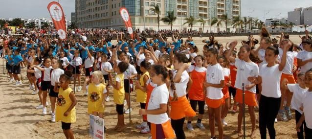 Un multitudinario desfile da inicio a la XXI edición del Festival de Gimnasia Isla de Lanzarote 'Lolina Curbelo'