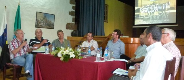 La agrupación Guanapay organizó una mesa debate sobre la historia y evolución del folclore en Lanzarote