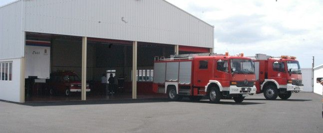 Una mujer resulta herida leve en el incendio de un trastero en un edificio de viviendas de Arrecife