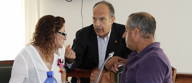 AC pide la suspensión del acuerdo que permite que el Ayuntamiento de Arrecife adelante a los imputados el dinero para pagar a sus abogados