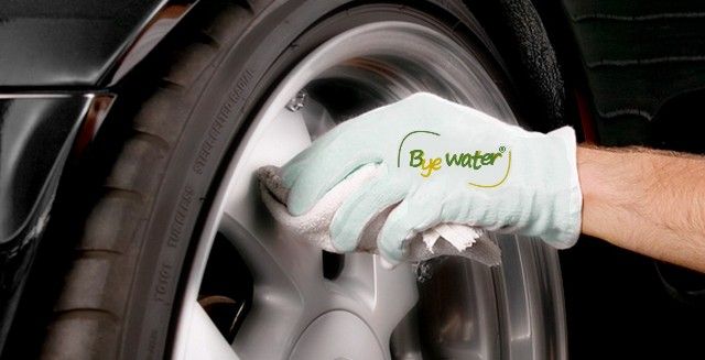 Aterriza en Canarias "Bye Water", un sistema de limpieza de vehículos sin agua y cien por cien ecológico