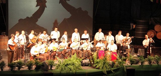 El  XVII Festival de música de El Pavón llenó de tradición el terrero de lucha Ulpiano Rodríguez Pérez