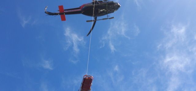 El helicóptero del GES rescata a un senderista que estaba en apuros en una zona complicada de Caldera Blanca