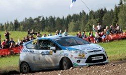 Yeray Lemes sigue manteniendo las opciones en el Rallye de Finlandia