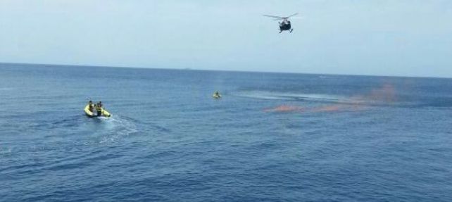 Emerlan y el helicóptero del GES rescatan a tres supuestas víctimas en un simulacro en Puerto del Carmen
