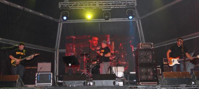 El rock regresó a las fiestas de San Ginés con Faktotum, Metalmorfosis y TreintayTantos