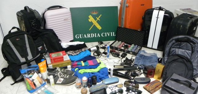 La Guardia Civil detiene a dos personas acusadas de hasta 26 delitos de robo con fuerza en vehículos de alquiler en Lanzarote