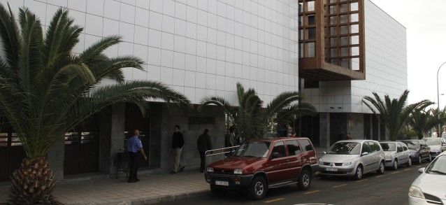 La Audiencia confirma una sentencia que condena a 10 meses de prisión a un hombre por dar una patada a su ex pareja en Arrecife