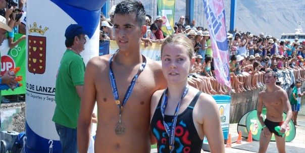 Raúl Santiago y Alexandra Sánchez, ganadores de la XXI Travesía El Río