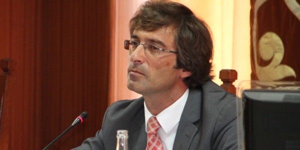 San Ginés afirma que los rumores de inestabilidad le preocupan "lo justo" y pide "respeto" para el PSOE