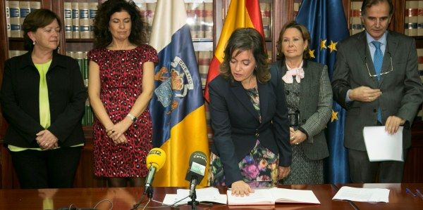 La lanzaroteña Ana Isabel Fernández toma posesión de su nuevo cargo en el Gobierno canario