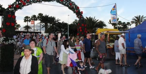El  Mercado de Navidad llena de ambiente Puerto del Carmen
