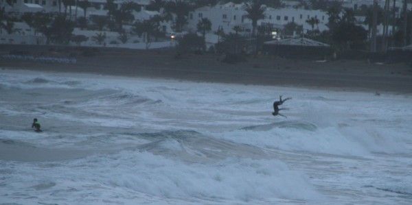 Los colegios y los recintos deportivos abrirán este jueves, tras una jornada con escasos incidentes en la isla