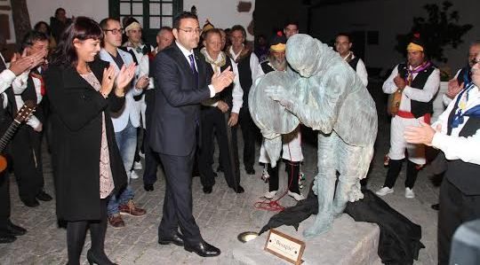 Teguise homenajea al Rancho de Pascuas con una escultura