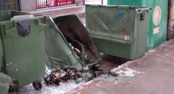 Seis contenedores arden durante la madrugada en Arrecife