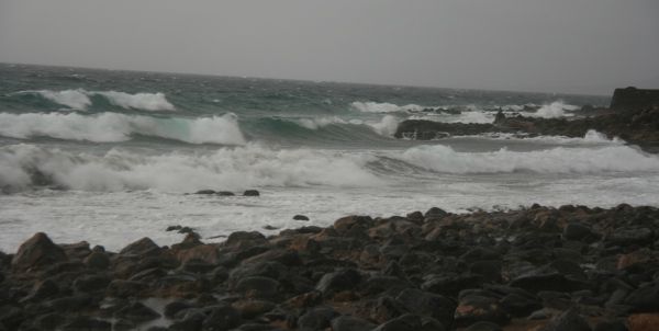 La Aemet prevé que la situación del mar se complique el sábado en Lanzarote y activa el aviso naranja