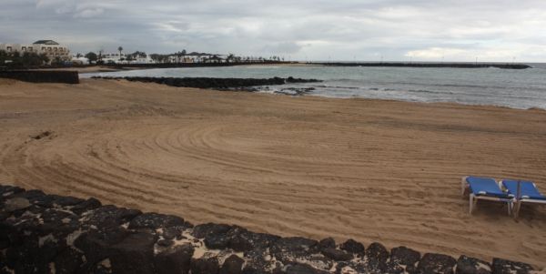 Un ciudadano encuentra un fardo de hachís de 30 kilos en la playa de Las Cucharas