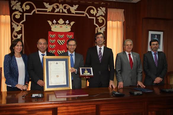 El Cabildo  recibe la Medalla de Oro del Parlamento de Canarias