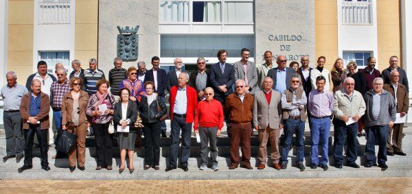 El Cabildo rinde homenaje a los empleados jubilados entre 2009 y 2013