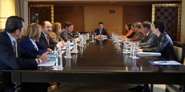 El Cabildo pide al sector turístico que tome ejemplo de Baleares y se posicione contra las prospecciones