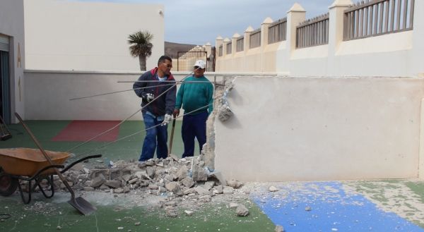 El Ayuntamiento realiza nuevas obras en el colegio de Playa Blanca