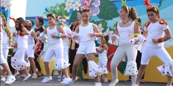 El Carnaval de Día y una fiesta infantil despiden el paso de Don Carnal por Playa Blanca
