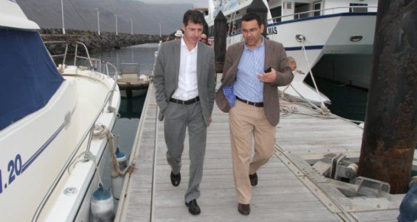 El Gobierno de Canarias se compromete a convocar una mesa de comisión de seguimiento de la Reserva Marina de La Graciosa