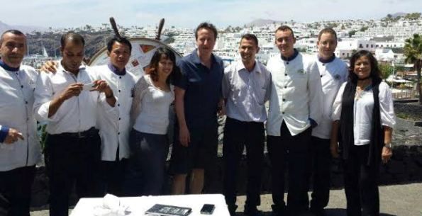 David Cameron pasa un día de playa en Puerto del Carmen