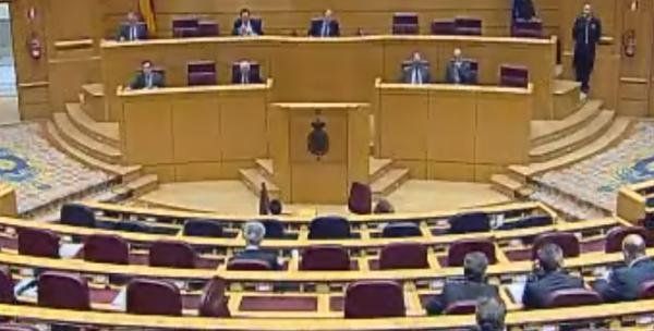 Los senadores del PP balear rompen la disciplina de voto y respaldan una moción contra las prospecciones