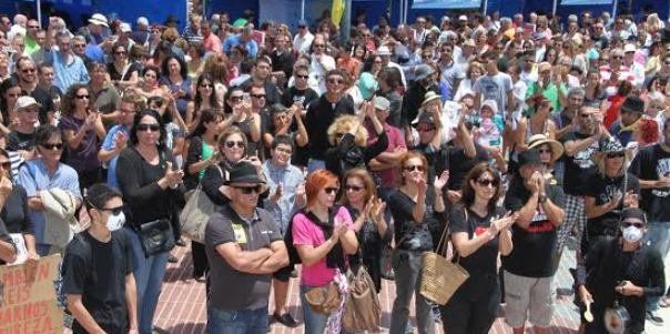 Más de un centenar de personas protestan el Día de Canarias contra la Declaración de Impacto del Ministerio de Medio Ambiente