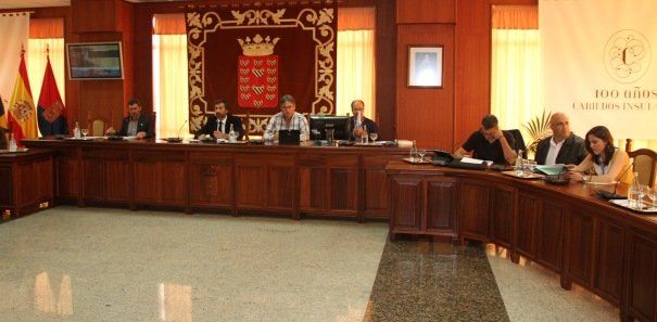 El Pleno del Cabildo aprueba la moción institucional contra las prospecciones, con el voto en contra del PP