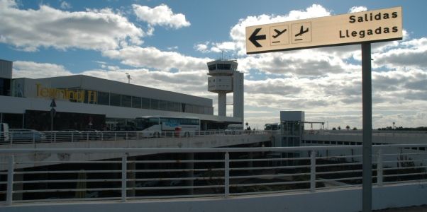 Un incidente en un aterrizaje deja inoperativa la pista del aeropuerto de Lanzarote durante cerca de media hora