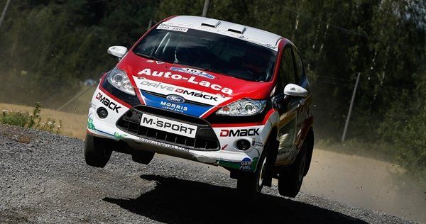 Lemes conserva el quinto puesto en el Rally de Finlandia, tras sufrir dos pinchazos en la misma jornada